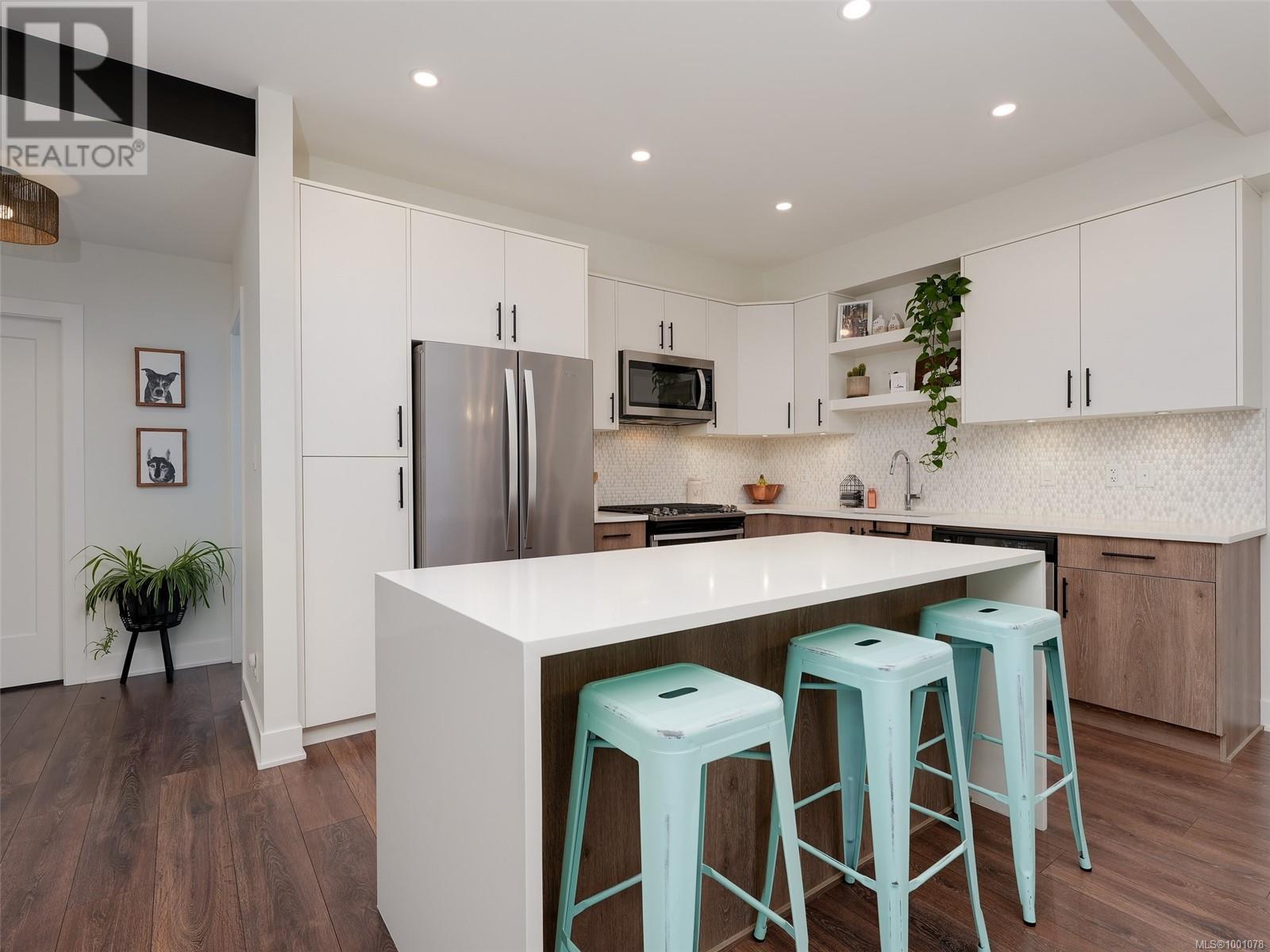 1220 Solstice Cres