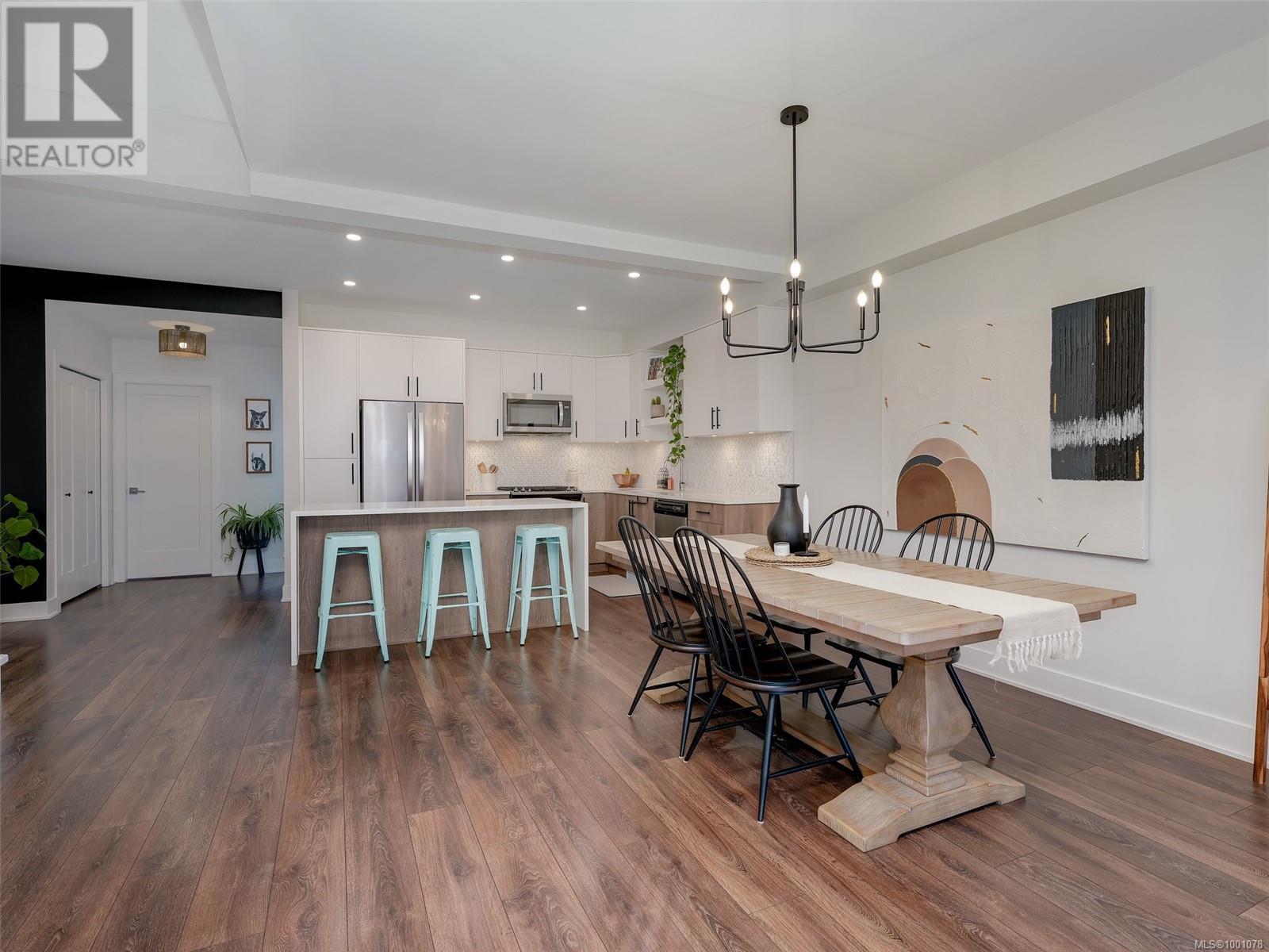 1220 Solstice Cres