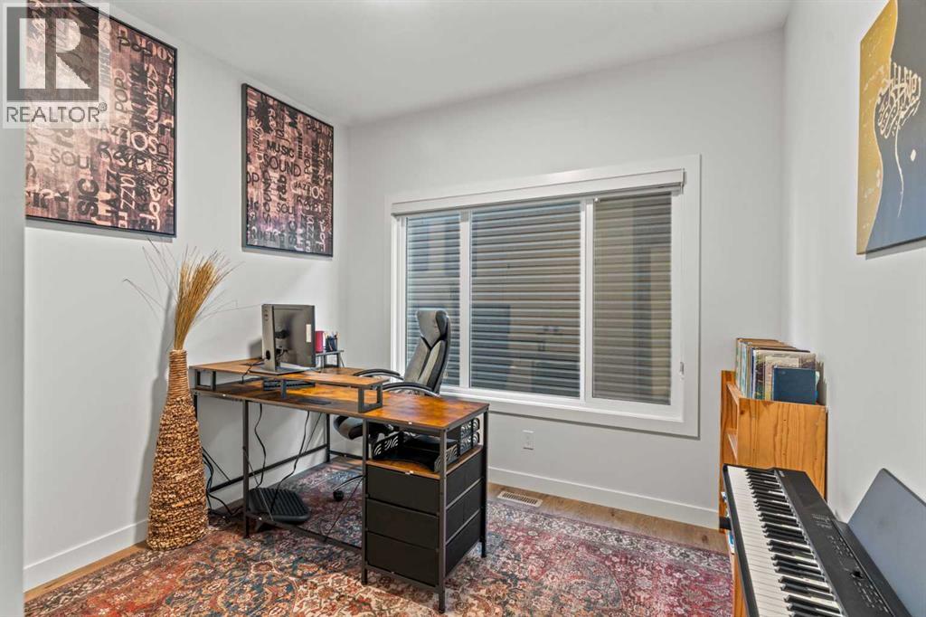 116 Ambleside Crescent NW