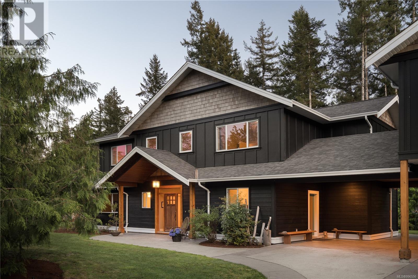 3022 Sarah Dr