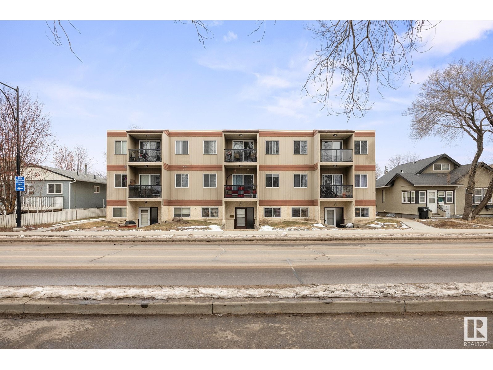 10434 76 AV NW