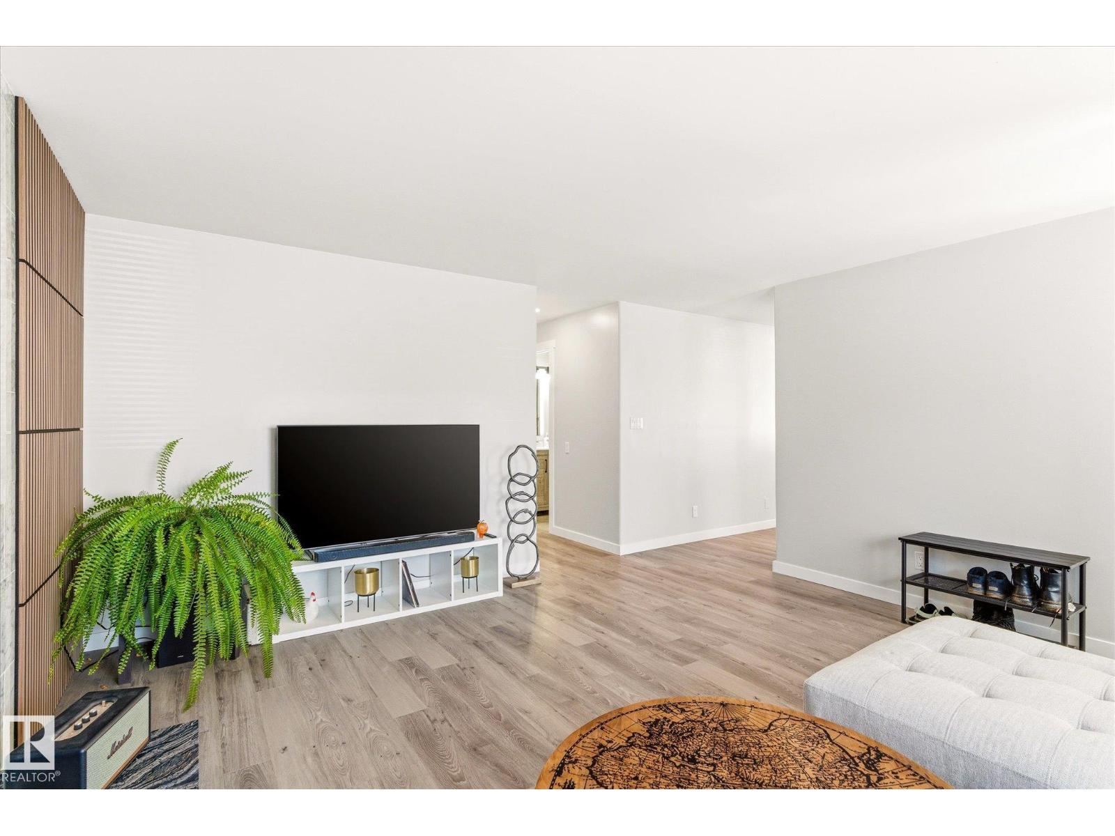 67 Arlington DR