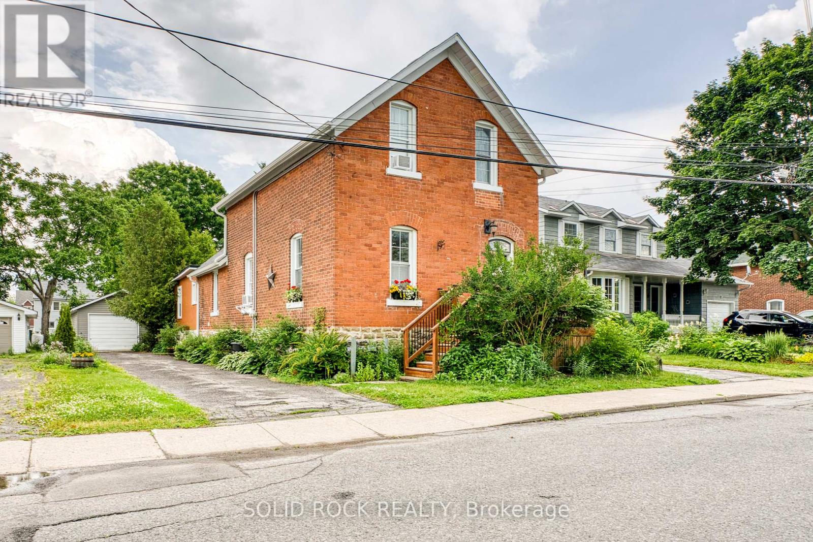 33A AND 33B NAPOLEON STREET