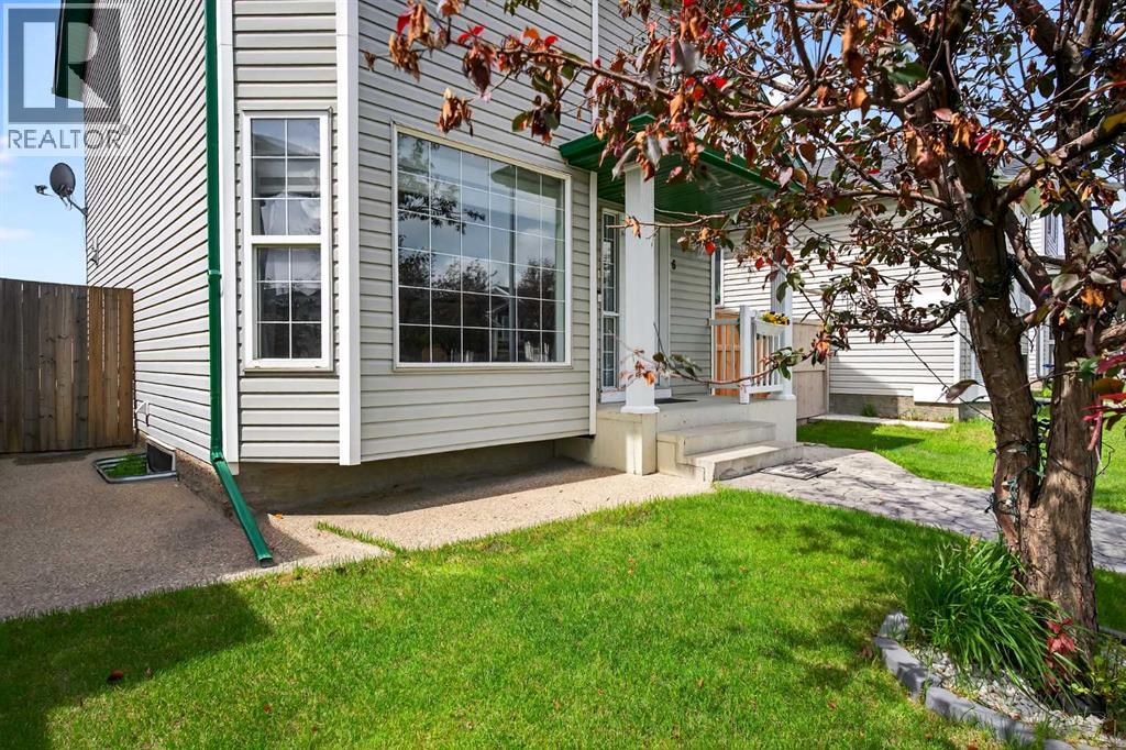 6 Martinvalley Court NE