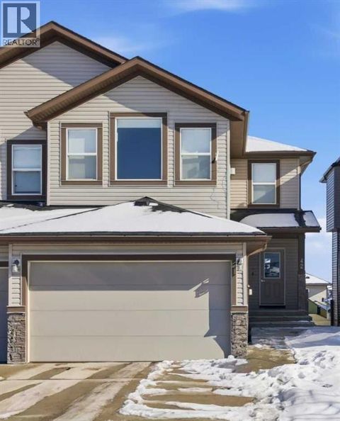 42 Baysprings Way SW Airdrie AB T4B3V1
