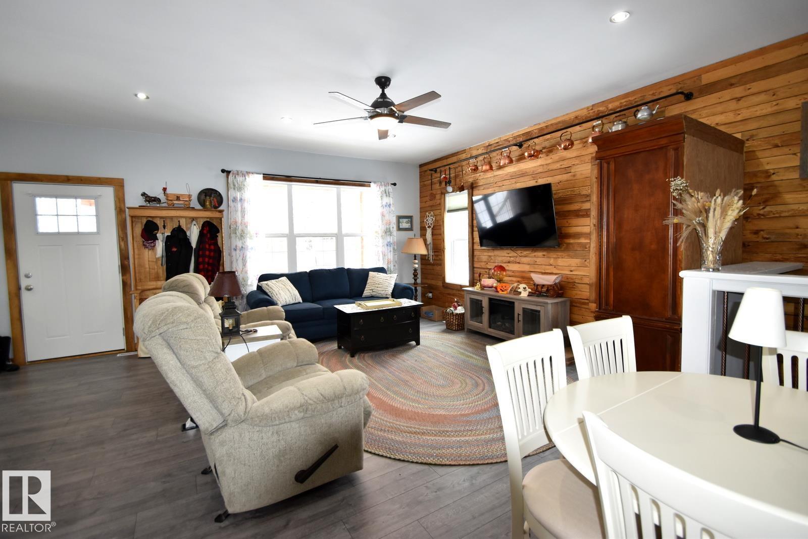 309 Debbie dr. , Pickerel Pt