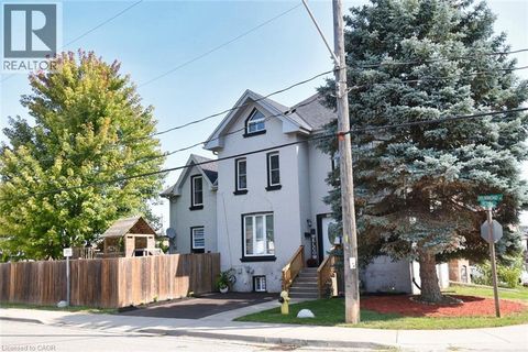 111 DRUMMOND Street Brantford ON N3S5Z9