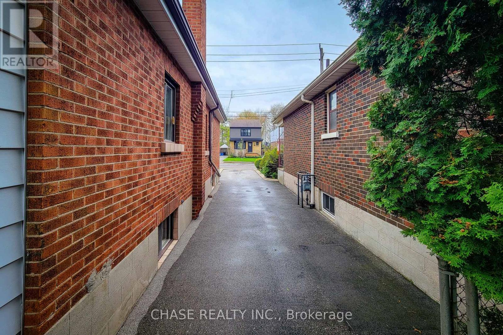 187 PARADISE ROAD N