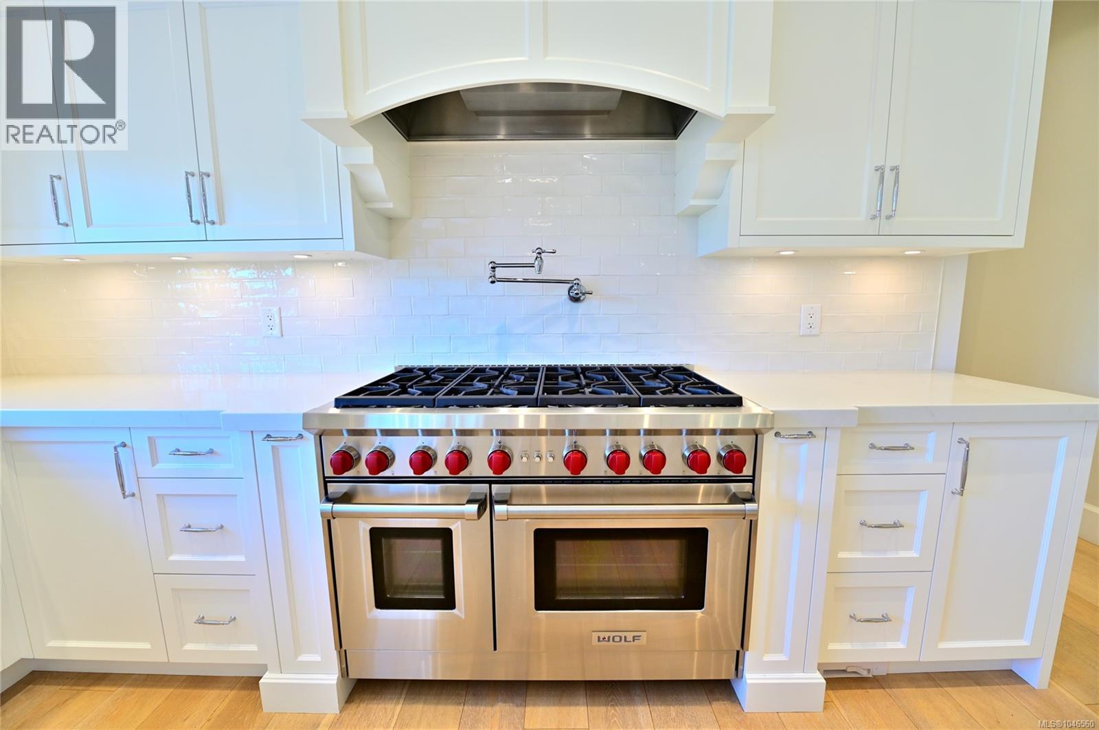 2777 Dewdney Ave