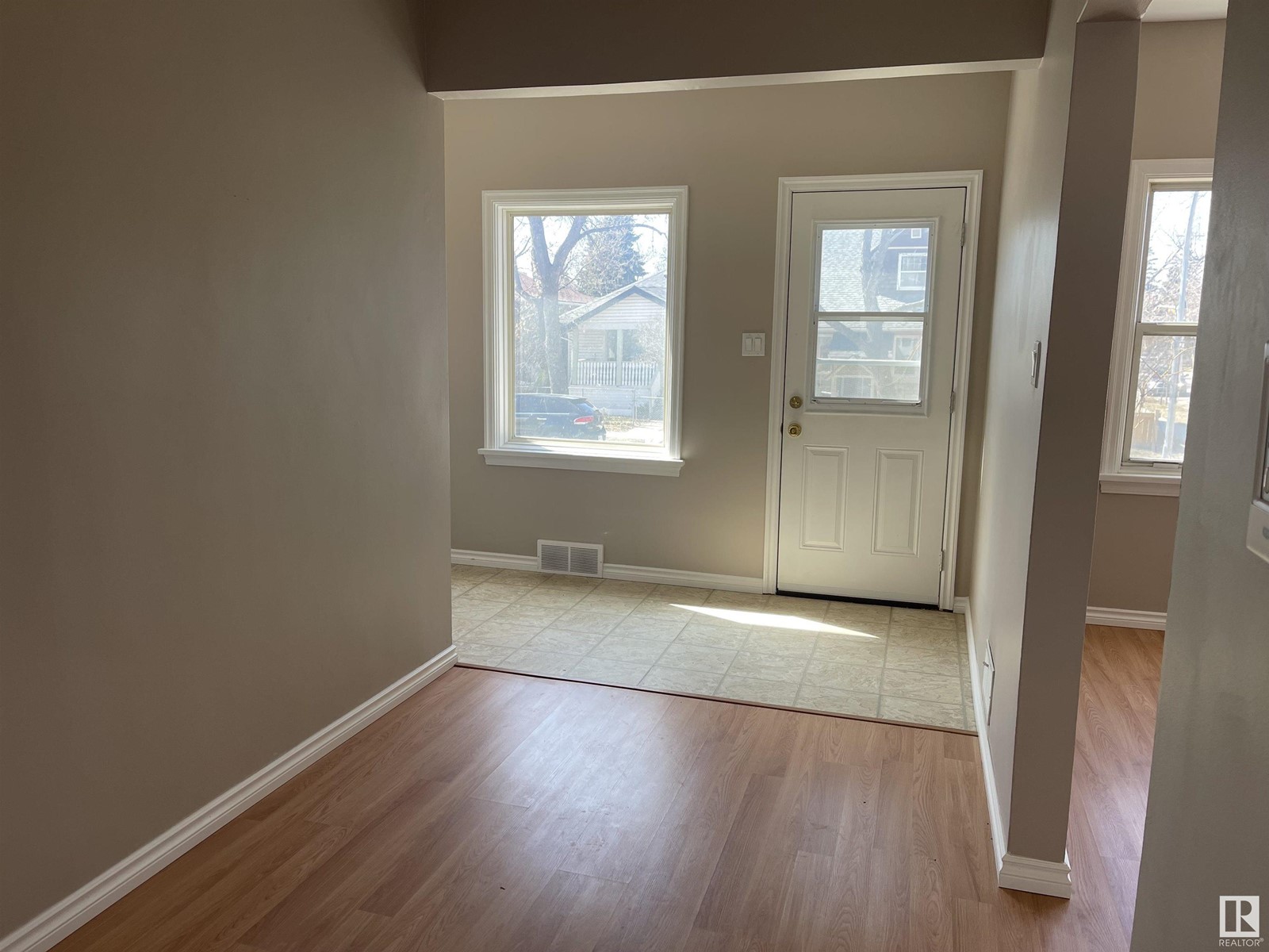 11161 96 ST NW