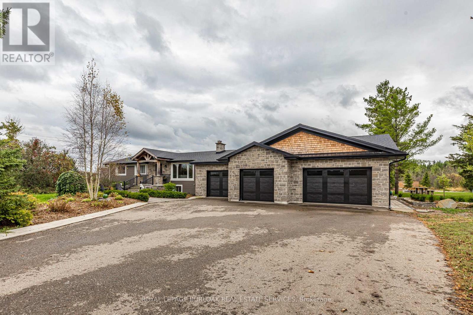 1506 6TH CON ROAD W