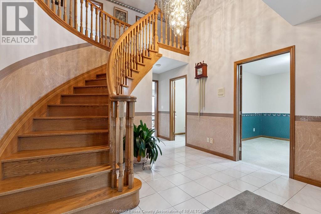 510 HARBOURNE CRESCENT