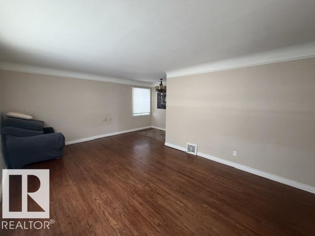 7910 75 ST NW
