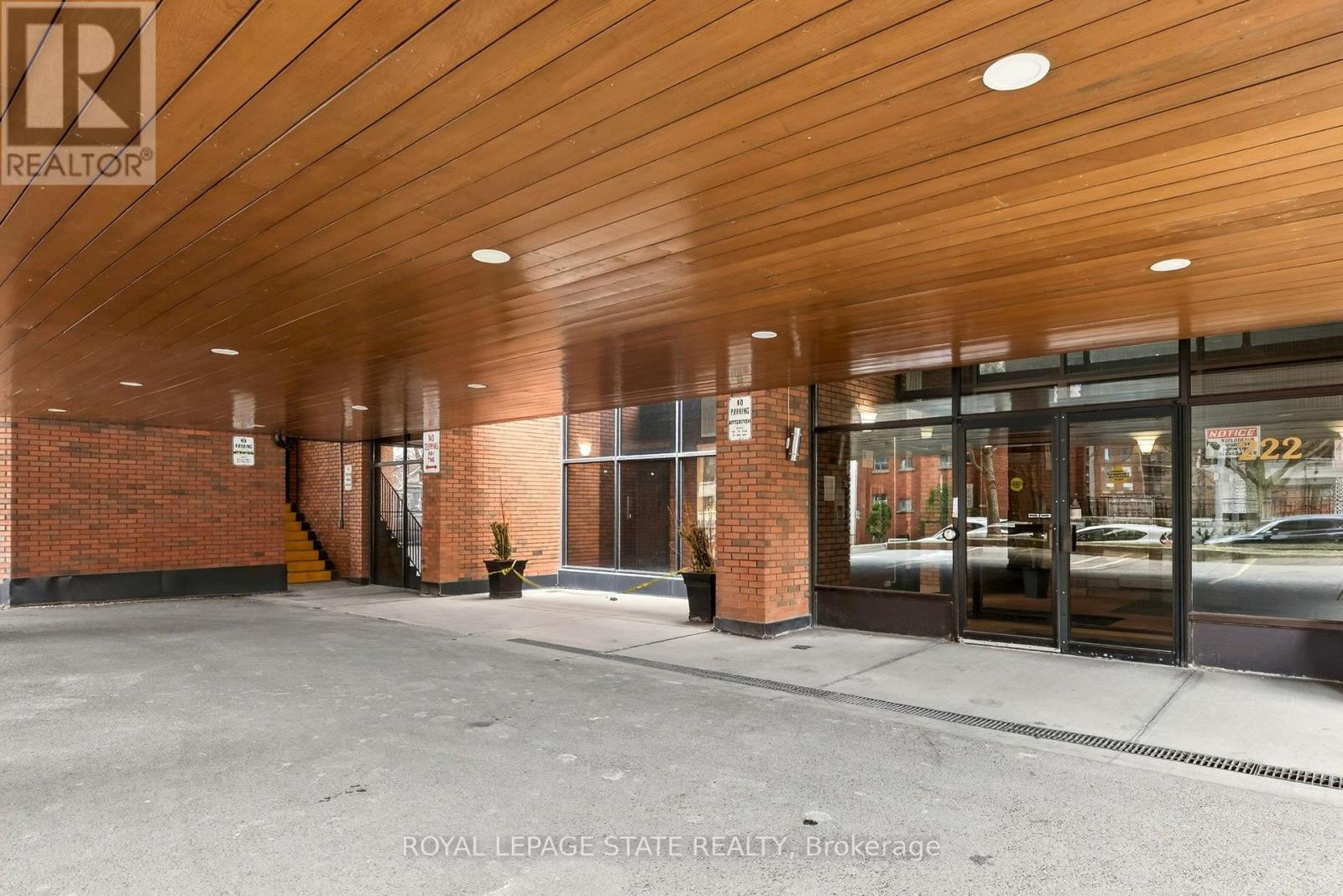 1003 - 222 JACKSON STREET W