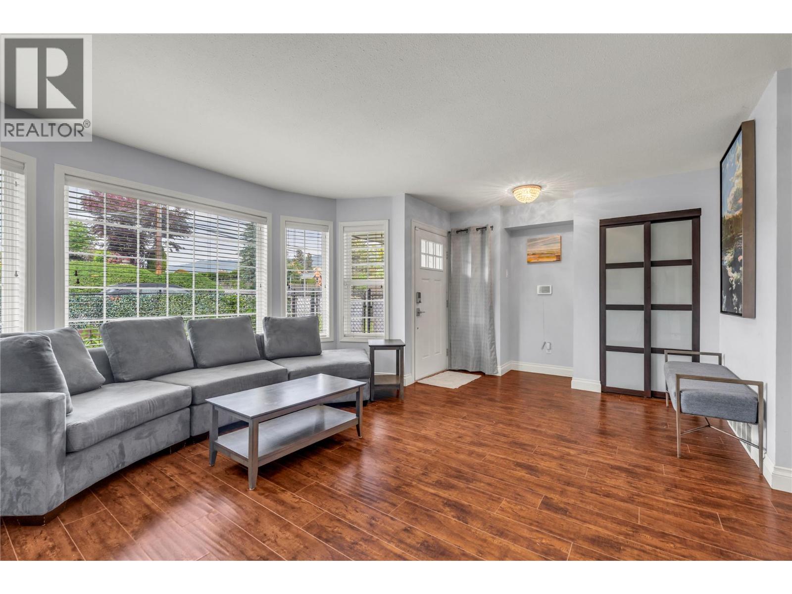 336 VANCOUVER Avenue Unit# 101