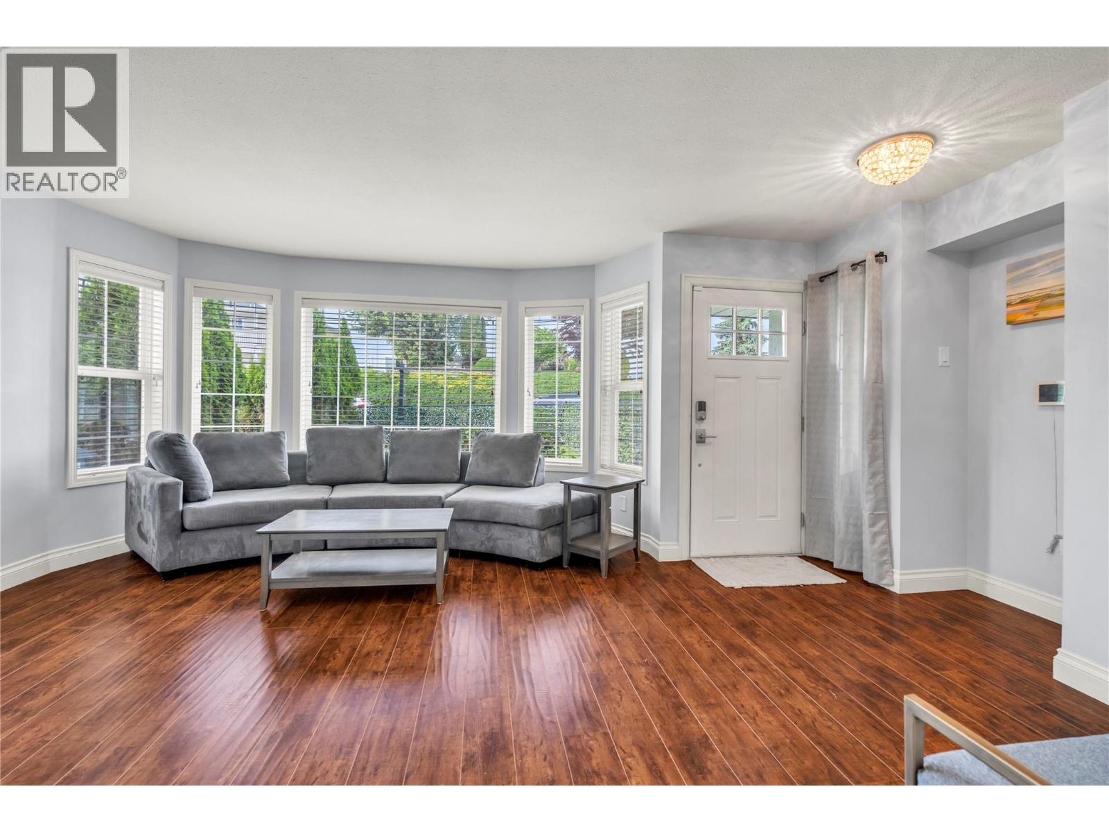 336 VANCOUVER Avenue Unit# 101