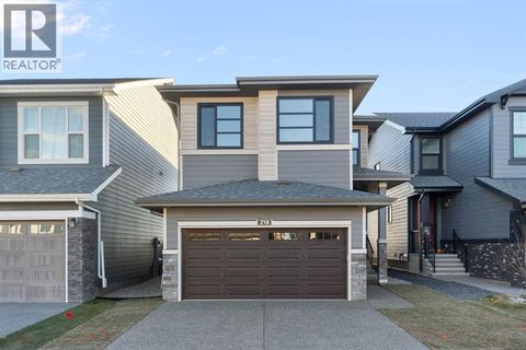 218 West Grove Lane SW Calgary AB T3H6E3