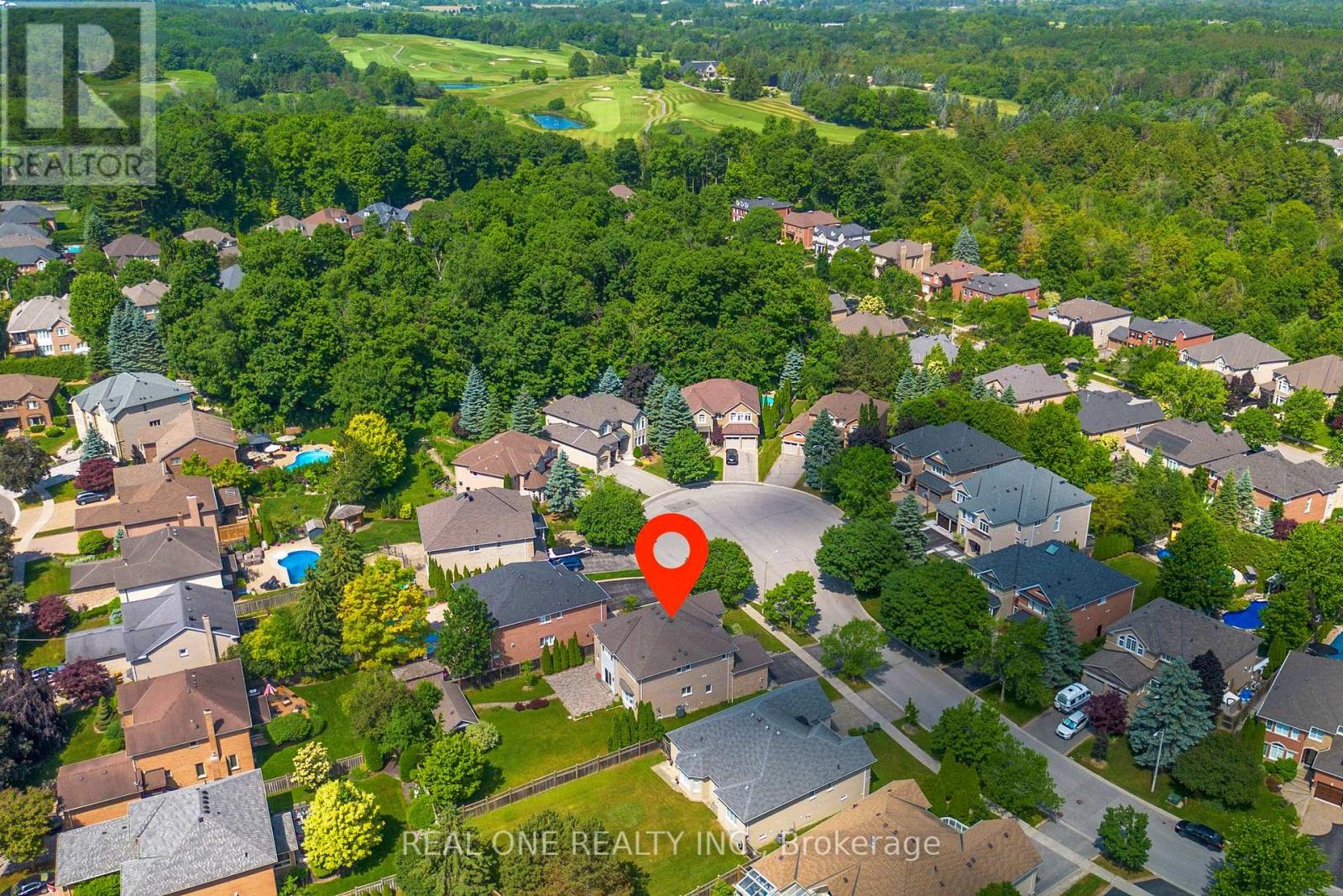 27 GLEAVE COURT