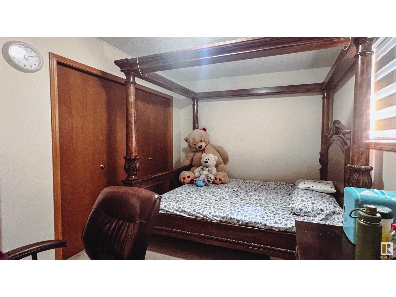 2331 37B AV NW
