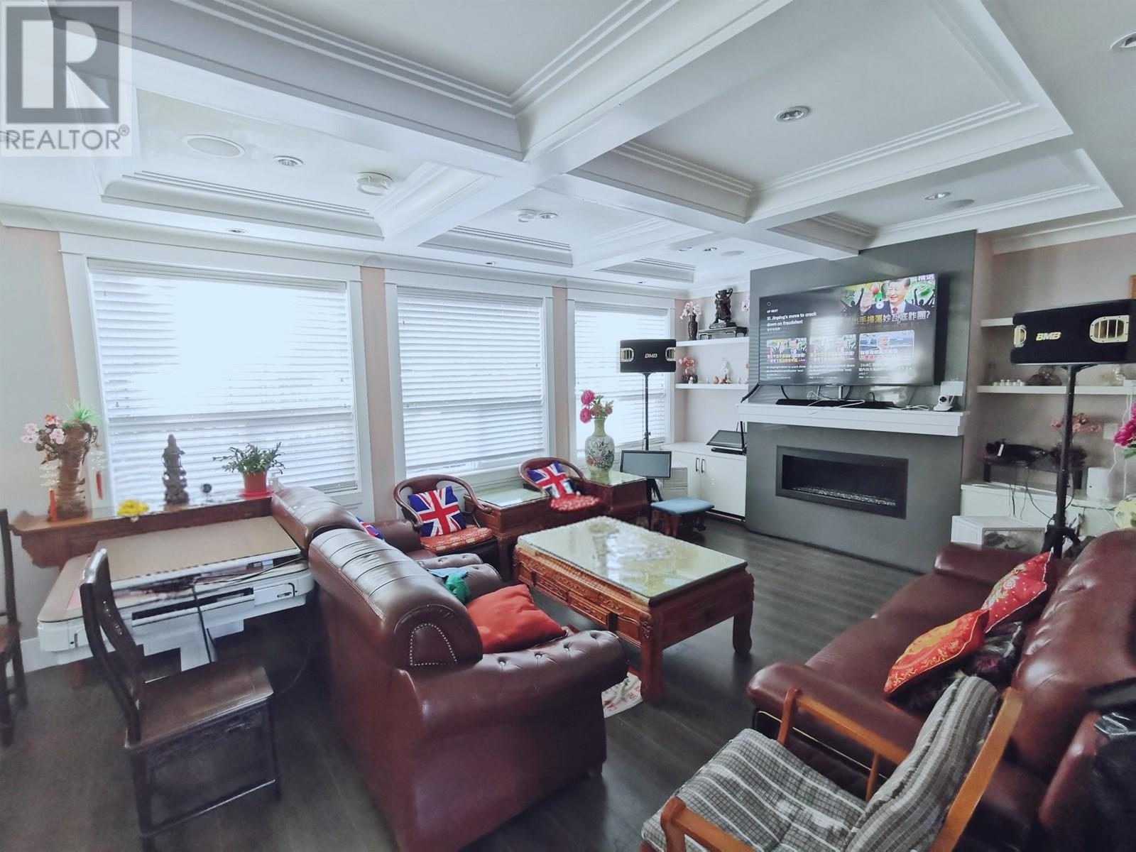 5537 CANADA WAY
