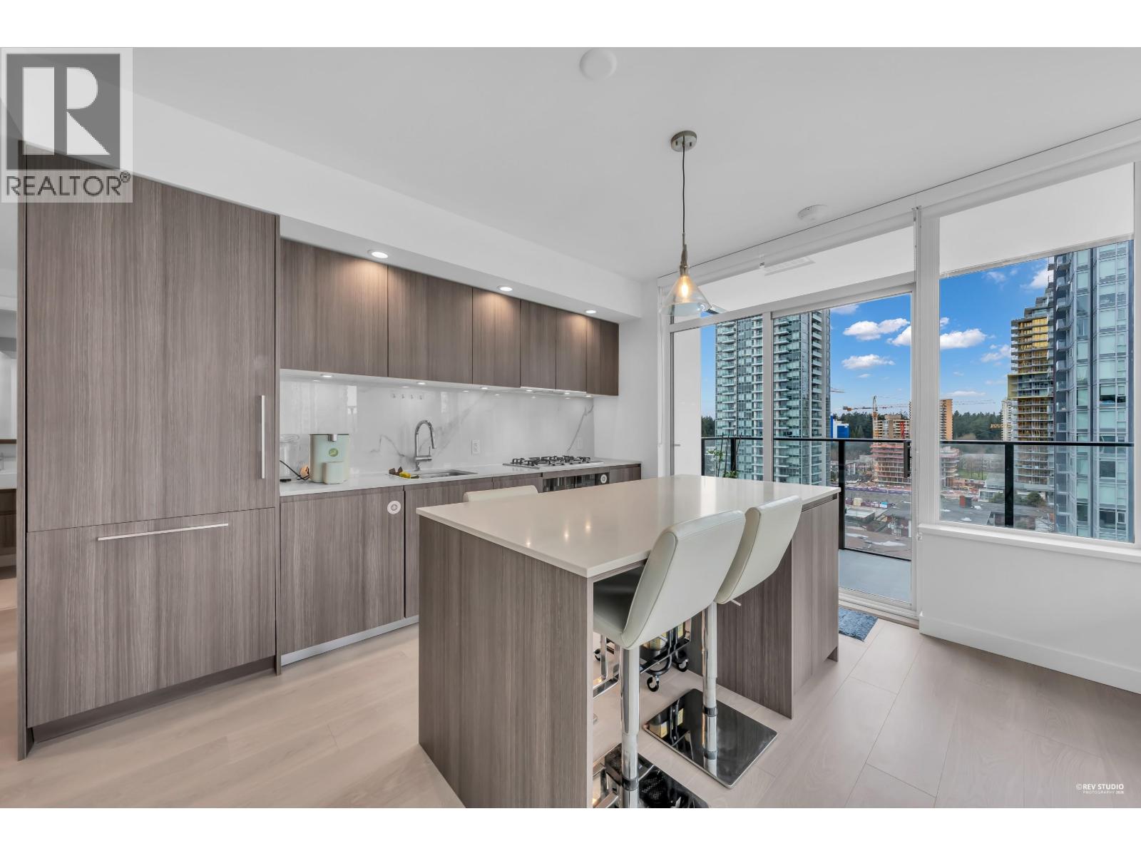 909 6537 TELFORD AVENUE