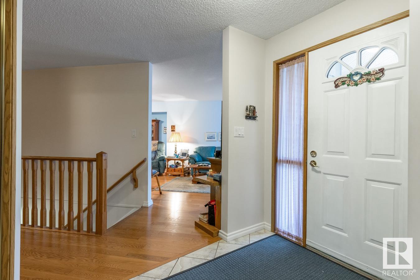 10860 25 AV NW