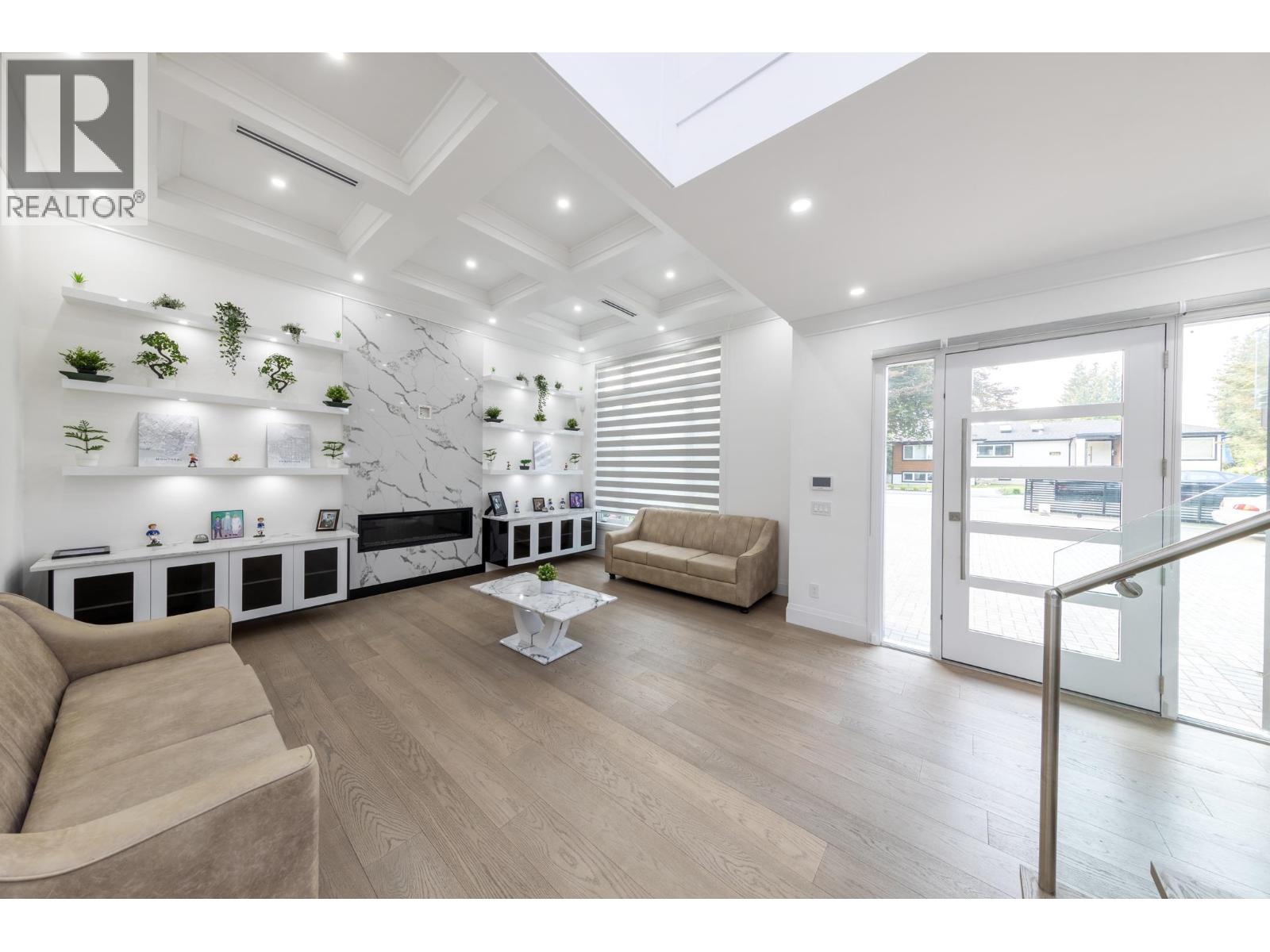 3560 HIGHLAND BOULEVARD