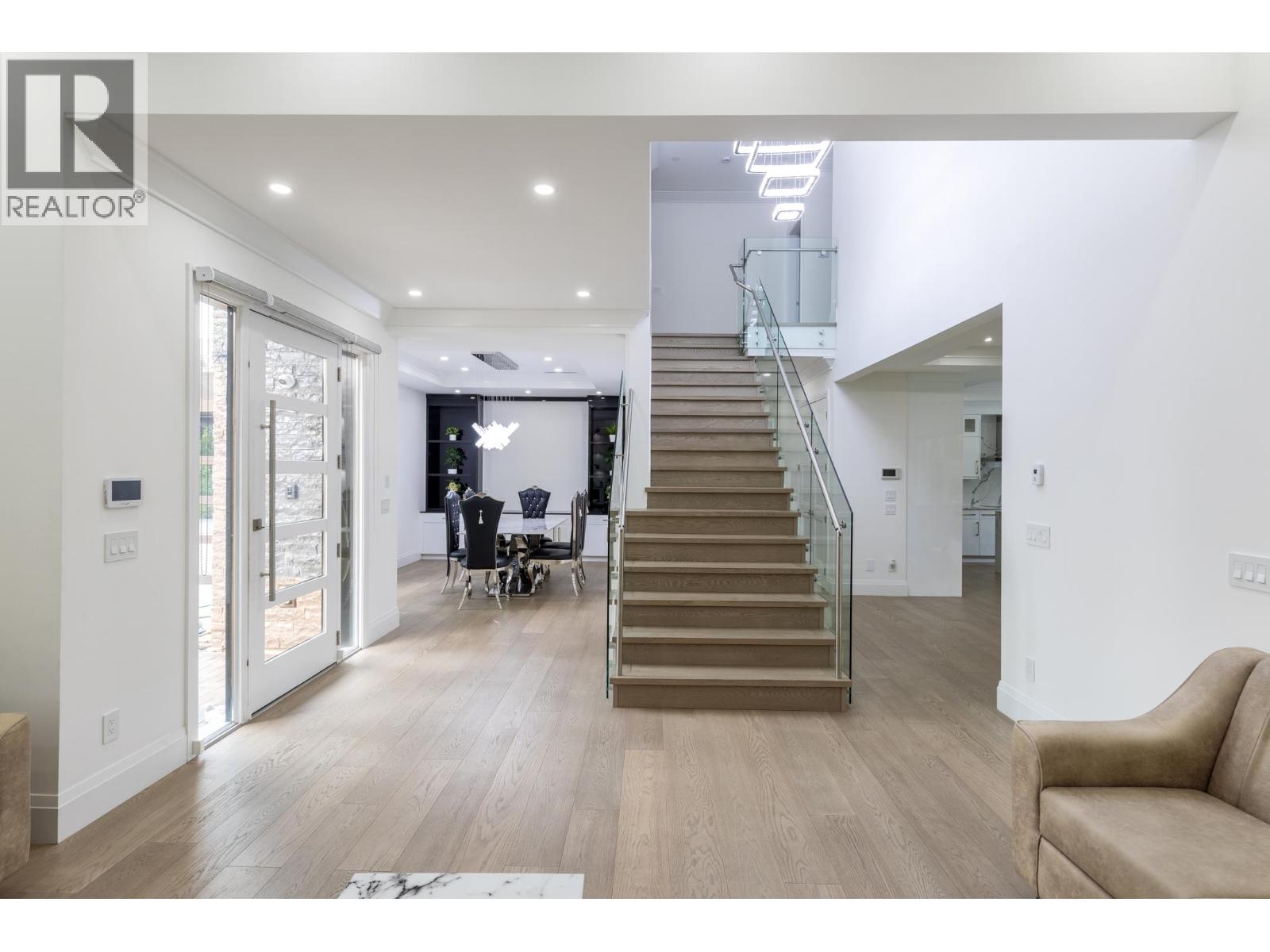 3560 HIGHLAND BOULEVARD