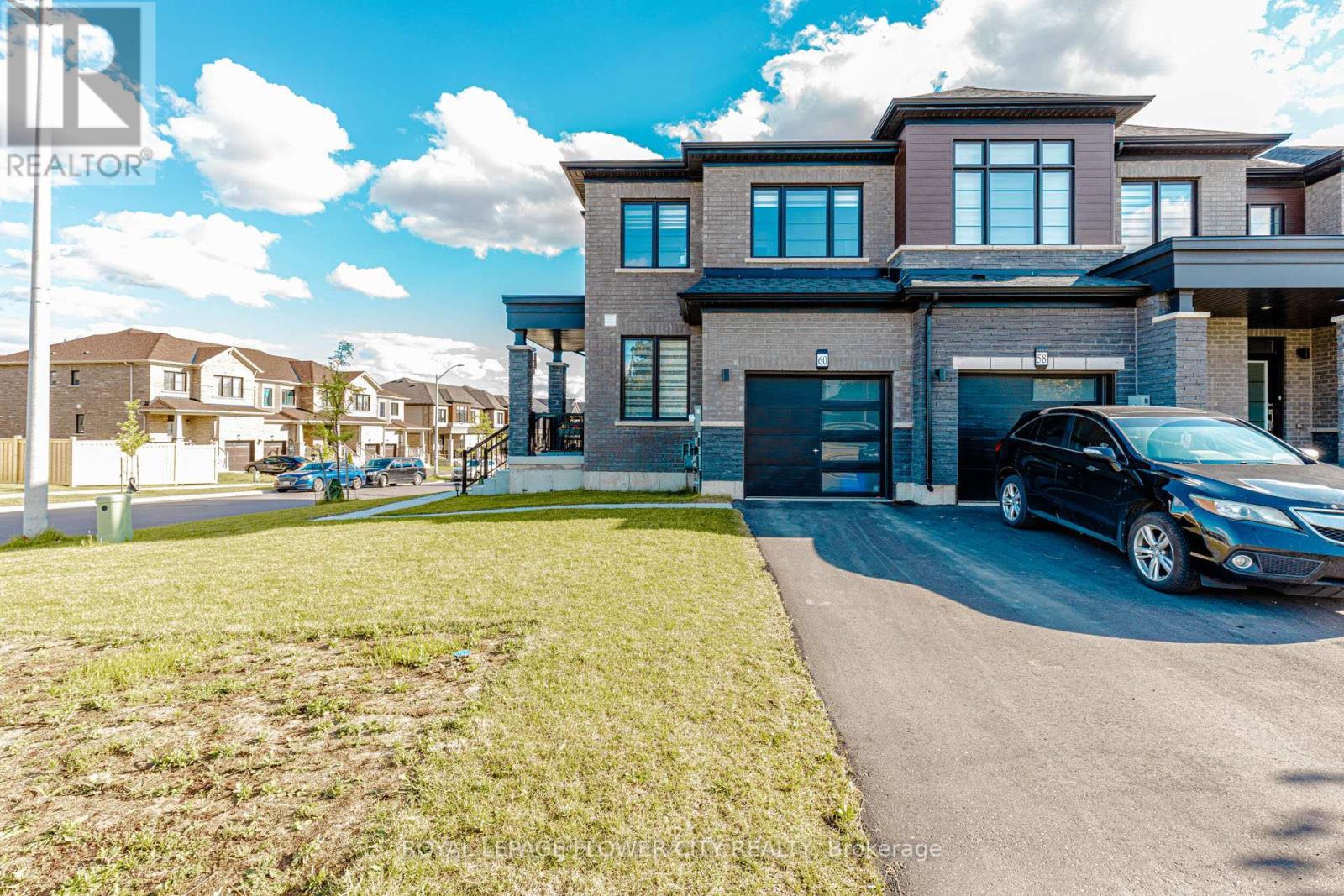 Photo 1 of 50 — 60 GRANVILLE CRESCENT, Haldimand, ON N3W0J6