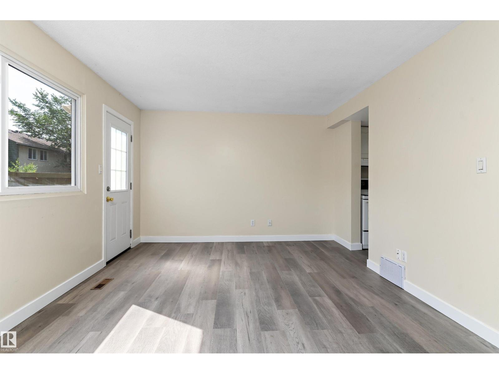 899 Abbotsfield RD NW NW