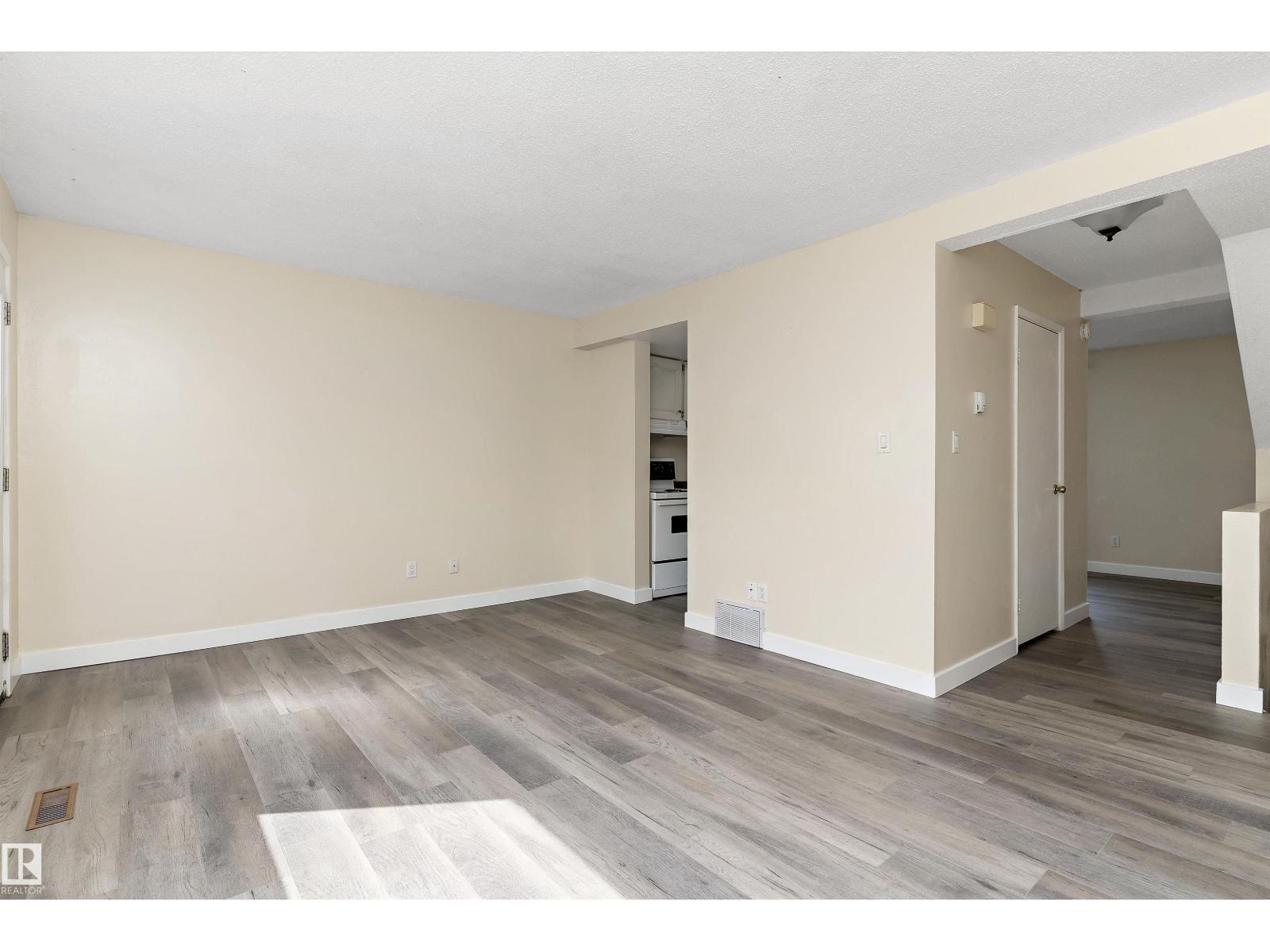 899 Abbotsfield RD NW NW
