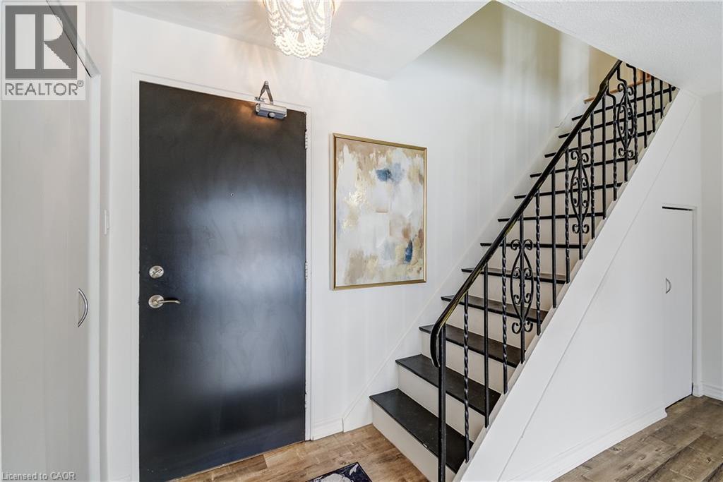 475 CLARIDGE Road Unit# 6