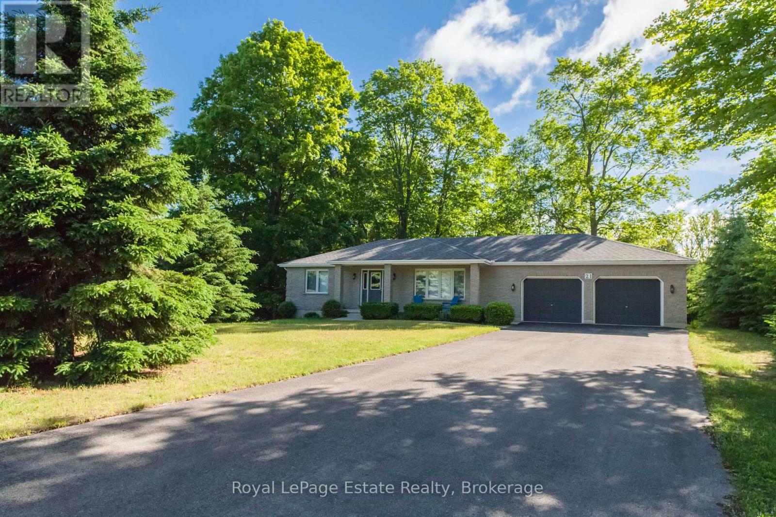 21 SAUBLE WOODS CRESCENT