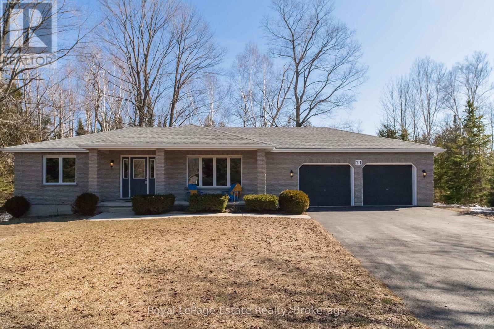 21 SAUBLE WOODS CRESCENT