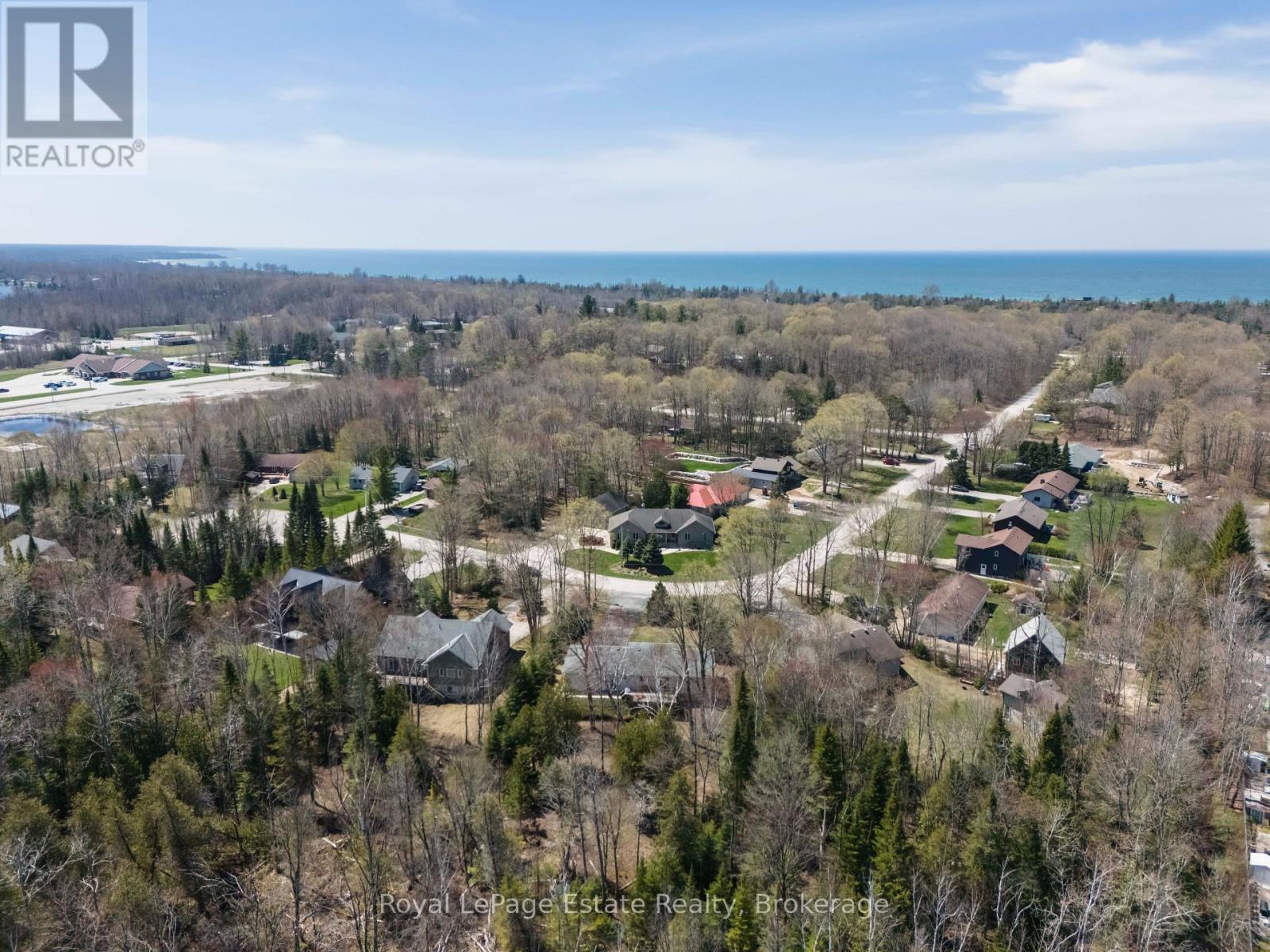 21 SAUBLE WOODS CRESCENT