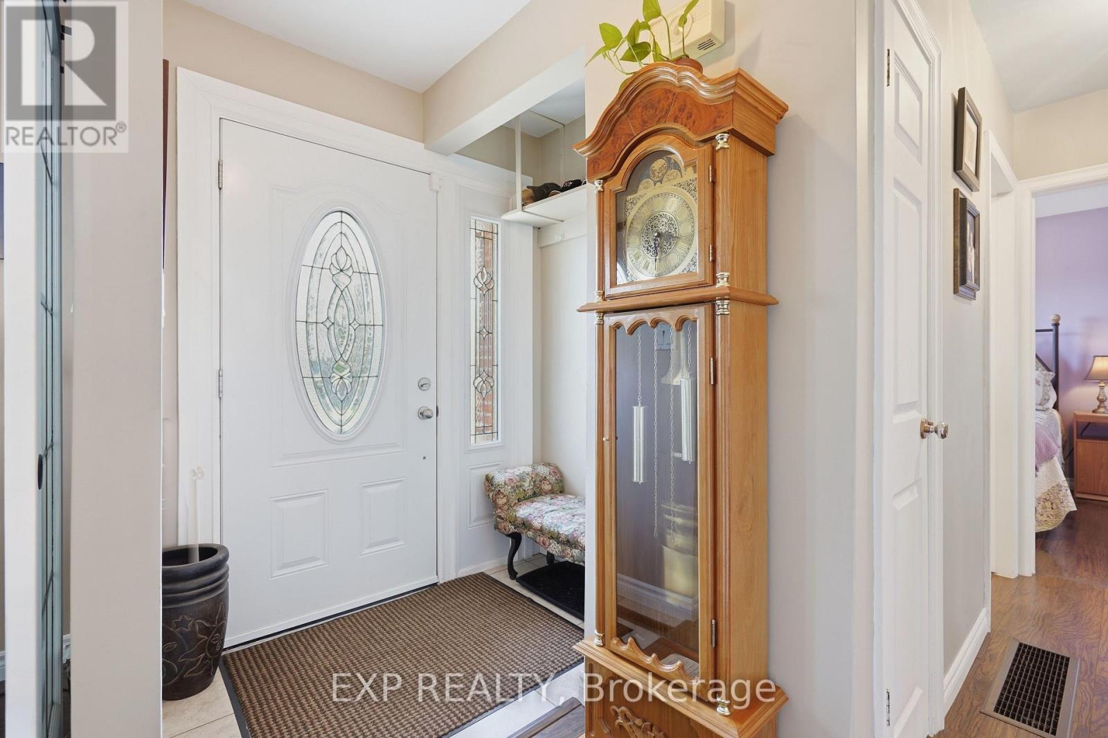 117 LAURENTIAN DRIVE N