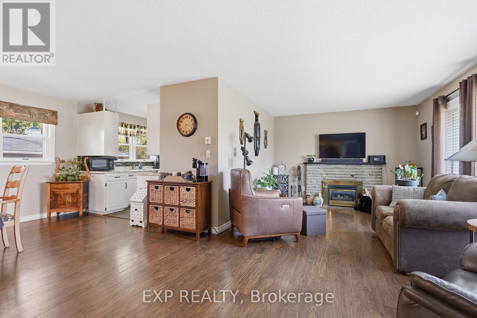 117 LAURENTIAN DRIVE N