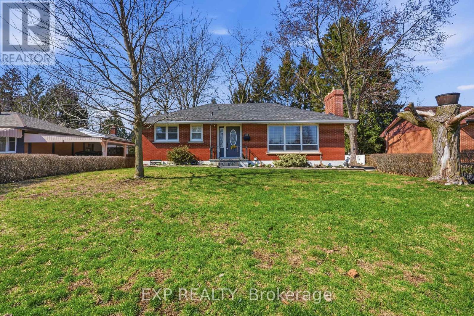 117 LAURENTIAN DRIVE N