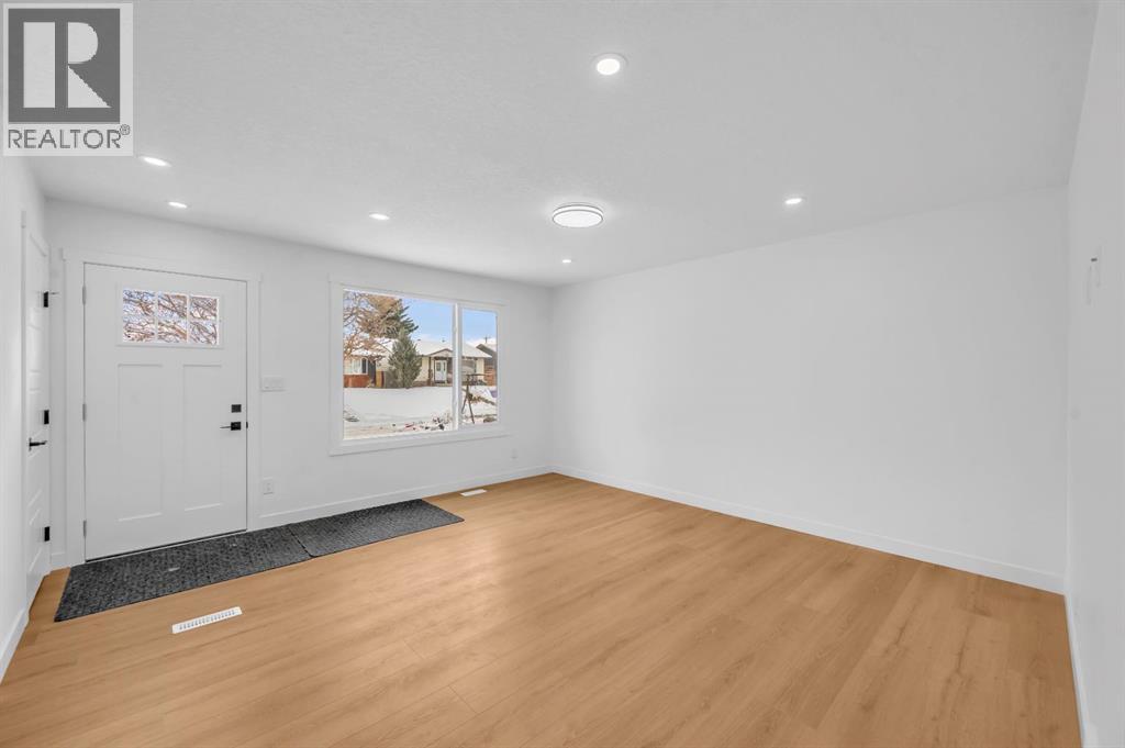 3229 Doverville Crescent SE