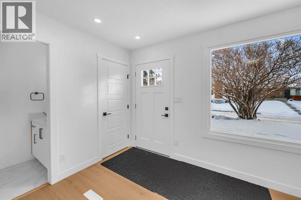 3229 Doverville Crescent SE