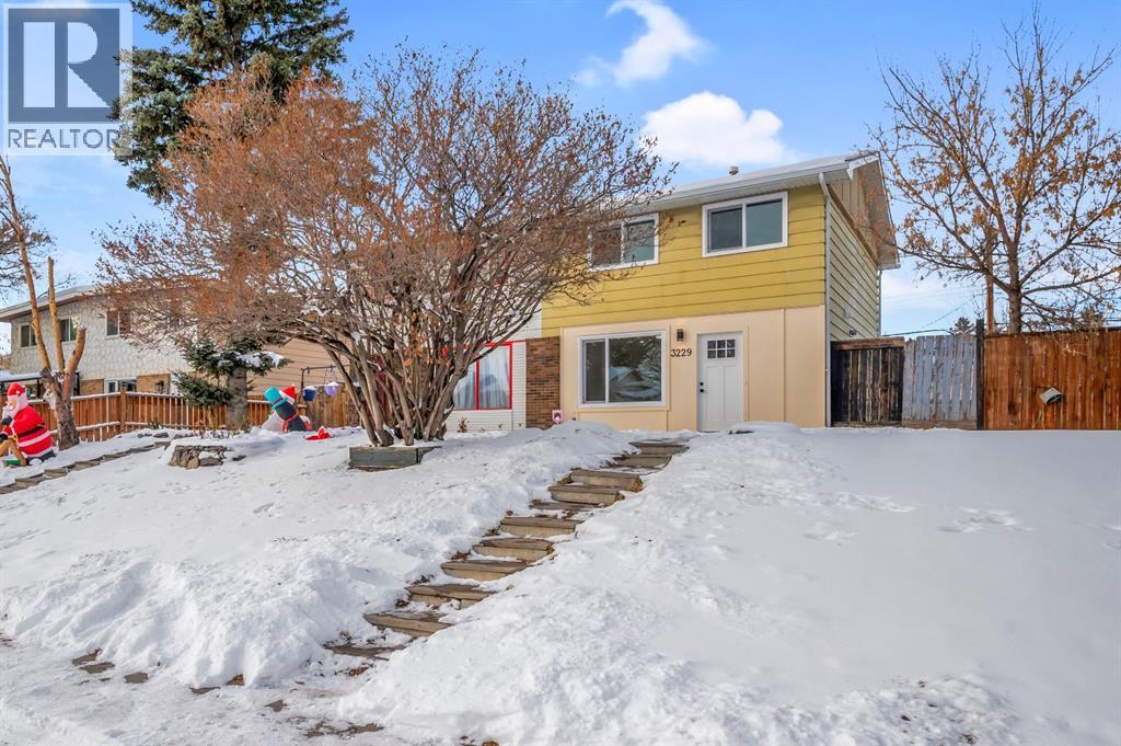 3229 Doverville Crescent SE