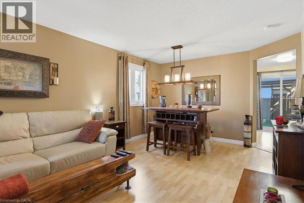20 RIDGEWAY Crescent