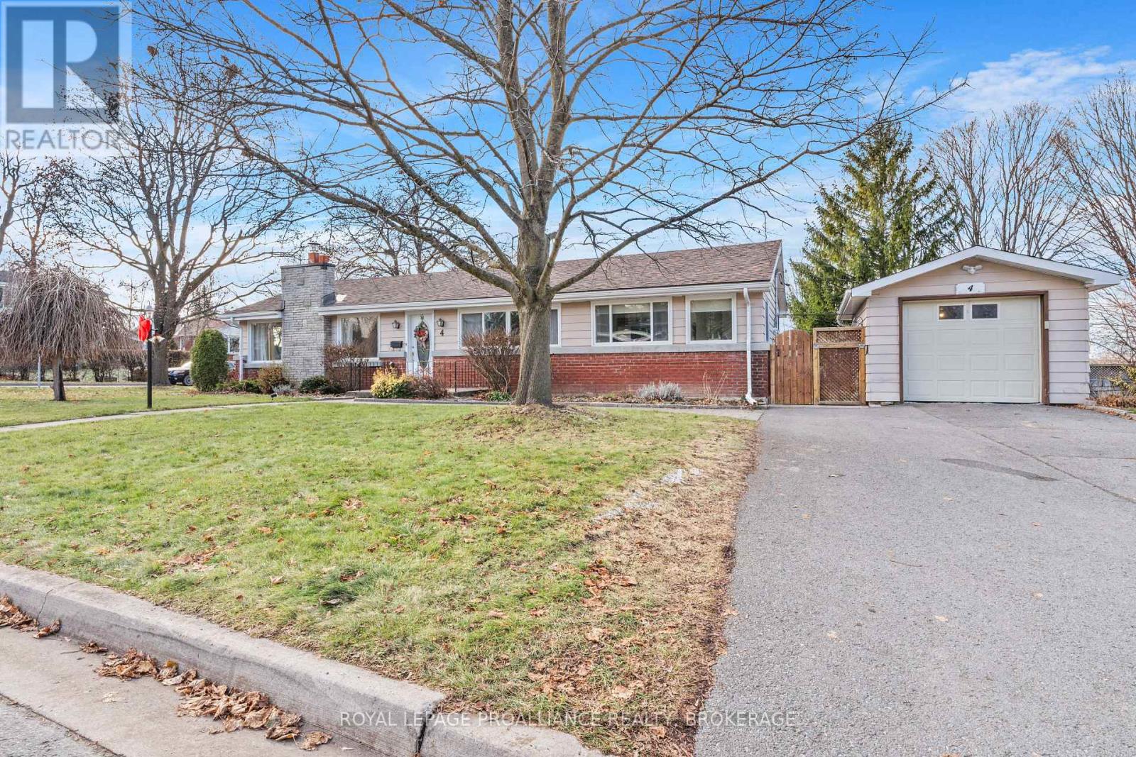 4 STRATHCONA CRESCENT