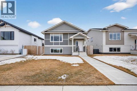 635 Parkside Green Coaldale AB T1M0B2