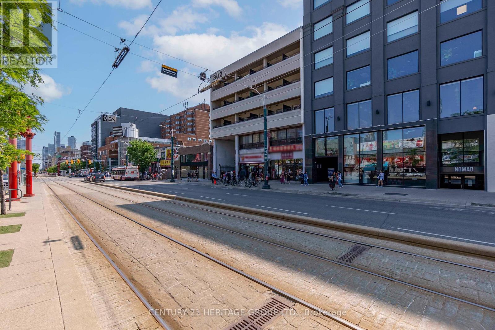302 SPADINA AVENUE
