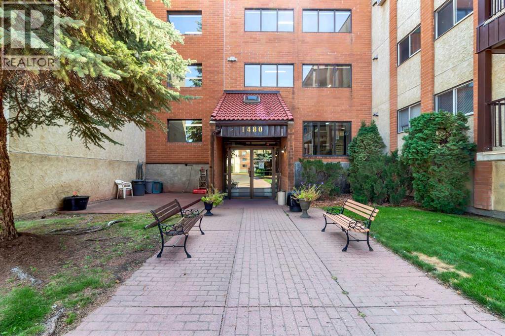 143, 1480 Southview Drive SE