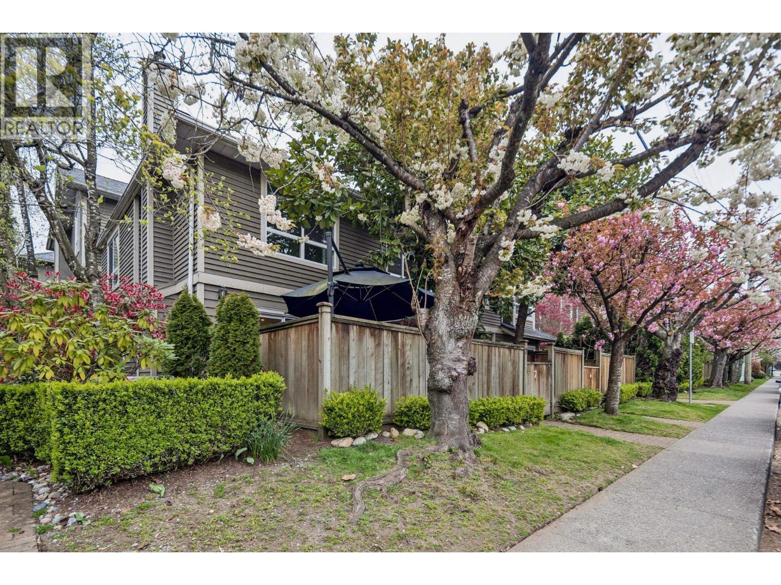 7 848 W 16TH STREET