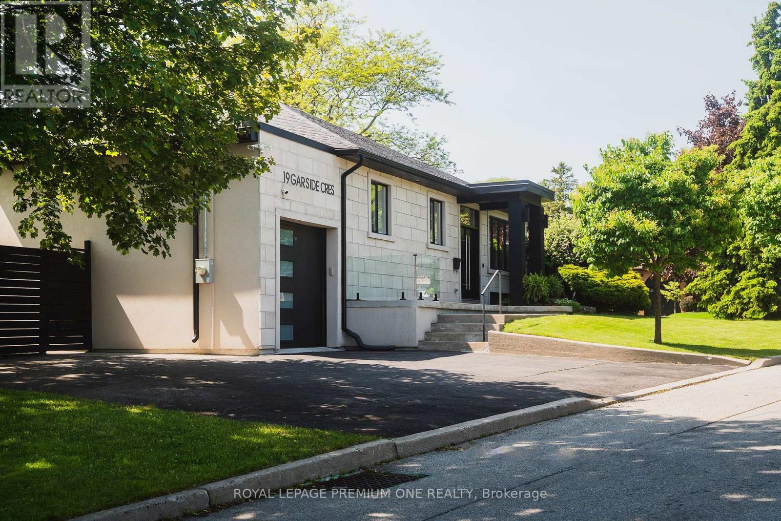 19 GARSIDE CRESCENT E