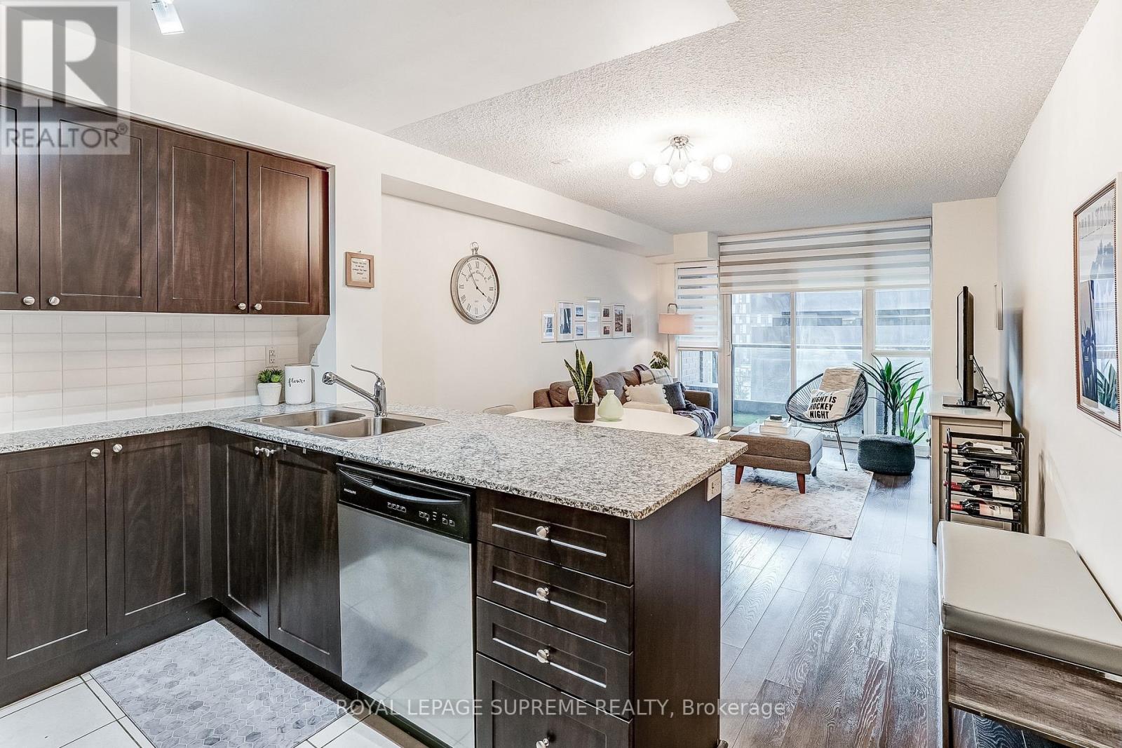 459 - 525 WILSON AVENUE