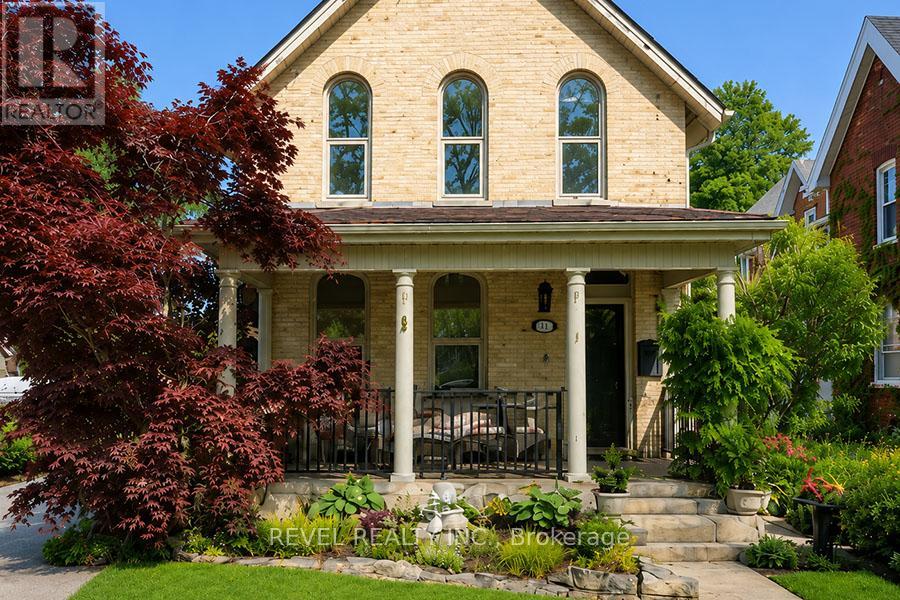 11 CHESTNUT AVENUE